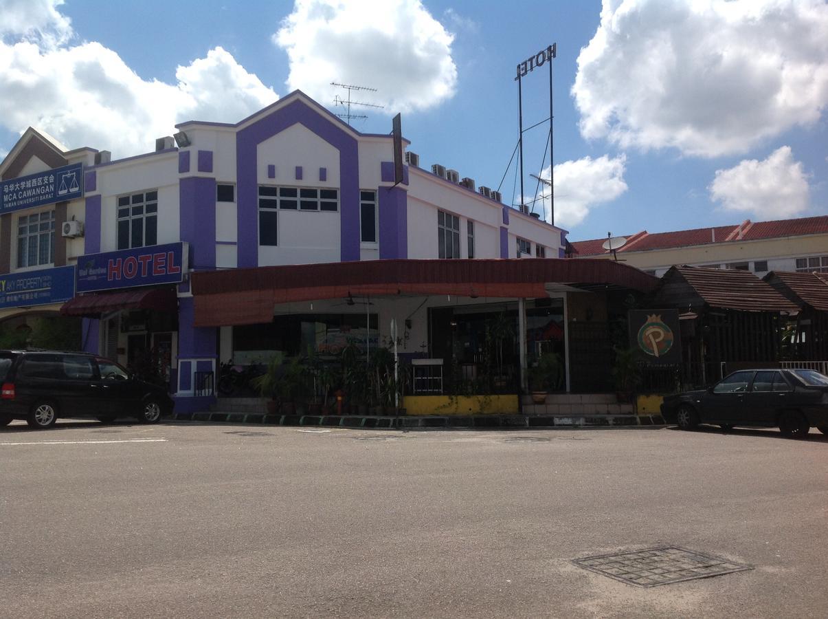 The Uni Garden Hotel Skudai Exterior photo